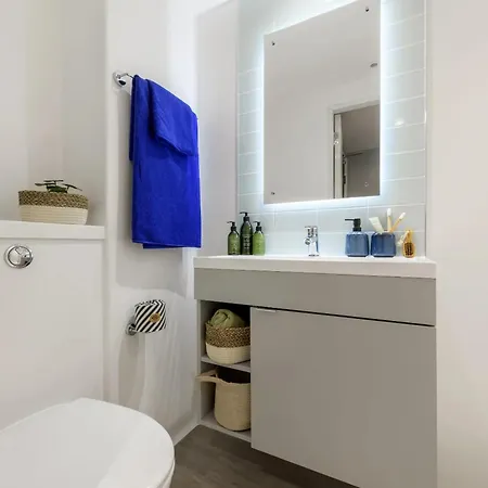 Yugo Bottleworks Cork