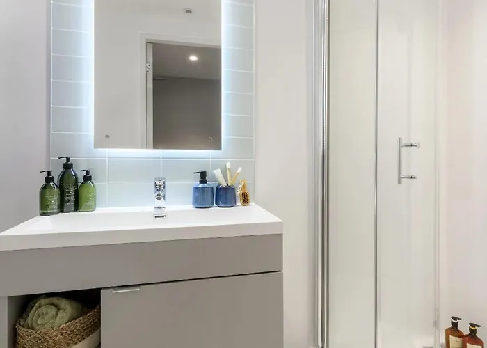 Yugo Bottleworks * Cork