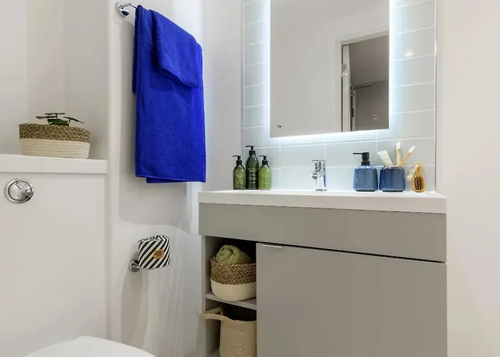 Yugo Bottleworks Cork